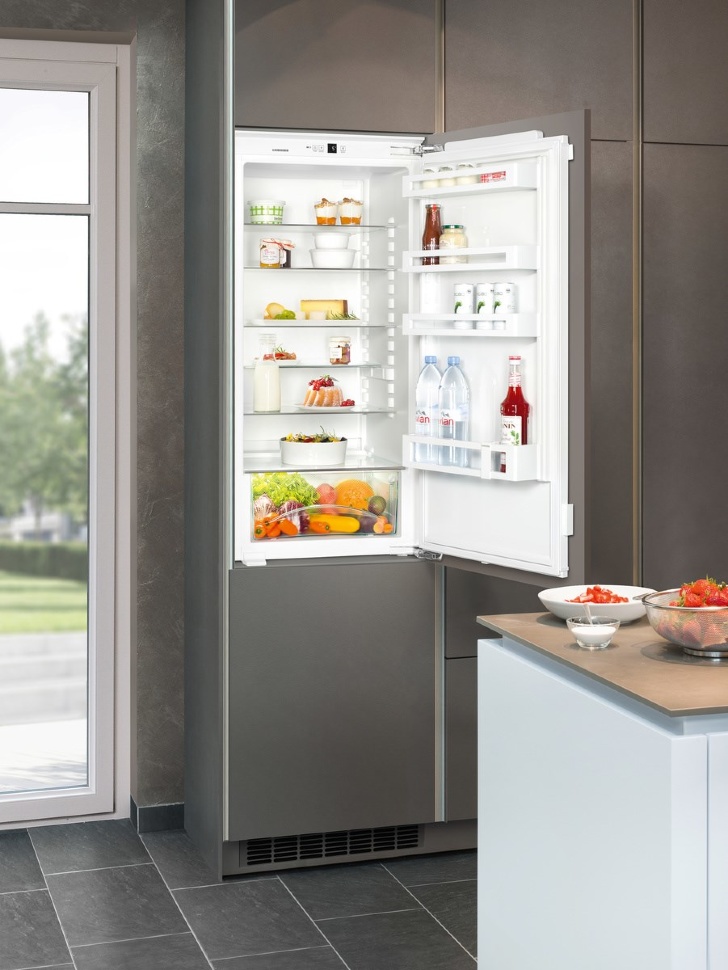 Встраиваемый холодильник Liebherr SBS 33I2 (комбинация из моделей IK 2320 и IG 1024) 